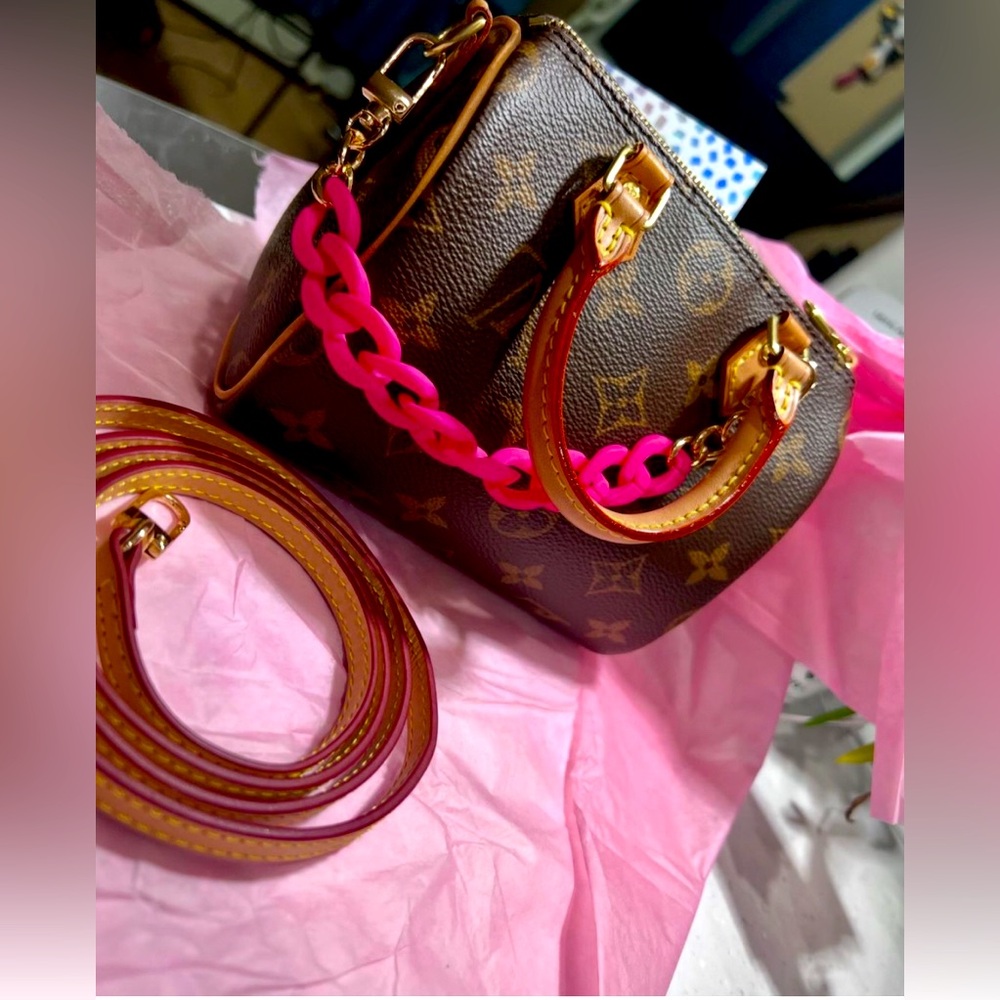 Louis Vuitton speedy nano